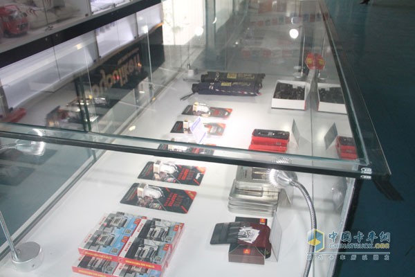 中國重汽成立國內(nèi)首家實體卡車文化用品店