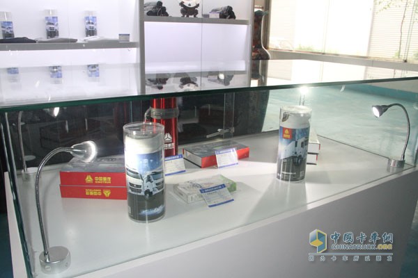中國重汽成立國內(nèi)首家實體卡車文化用品店