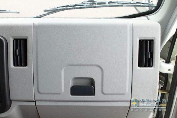 時代康瑞H2 4×2 宣傳車（內(nèi)飾）