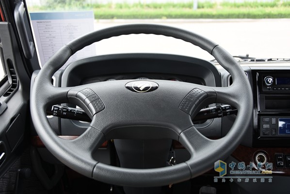 福田瑞沃 康明斯ISF3.8L 168馬力 4X2 載貨車（內飾）
