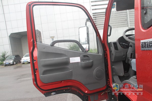 福田瑞沃 時代驍運 110馬力 4X2 自卸車（內(nèi)飾）