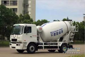 適應(yīng)市場需求 華菱星馬推出4X2底盤小方量攪拌車