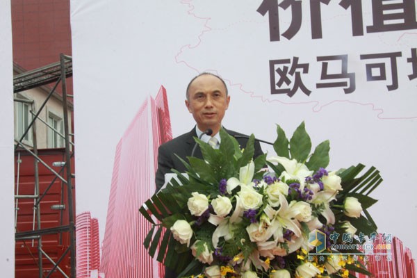 歐馬可事業(yè)本部副部長，營銷公司經(jīng)理李智
