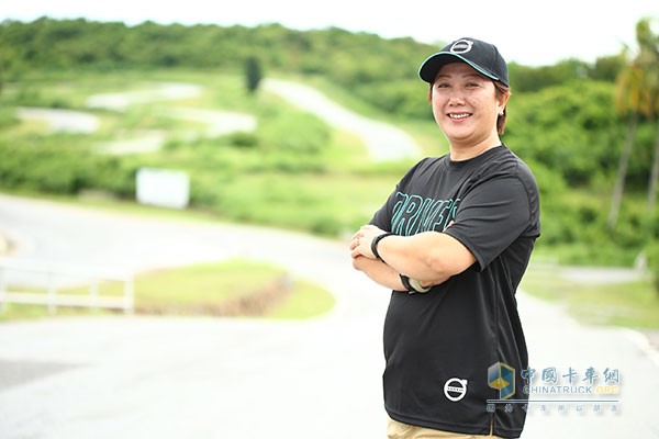 沃爾沃卡車(chē)高效節(jié)油先鋒中國(guó)區(qū)女選手劉潔
