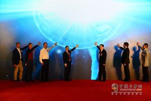 全新升級雙炮連響 紅巖杰卡、全新杰獅暢途版上市