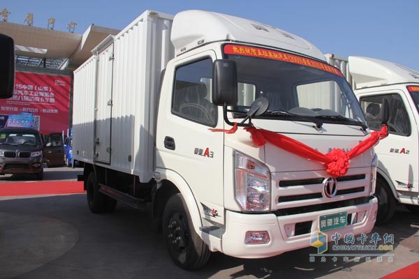 濟南卡車展輕卡秀 奧馳汽車、南京依維柯齊動員