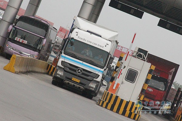 梅賽德斯-奔馳卡車
