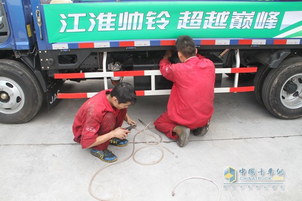 決戰(zhàn)上海灘，冠軍集結(jié)號吹響！江淮輕卡節(jié)油賽上海總決賽