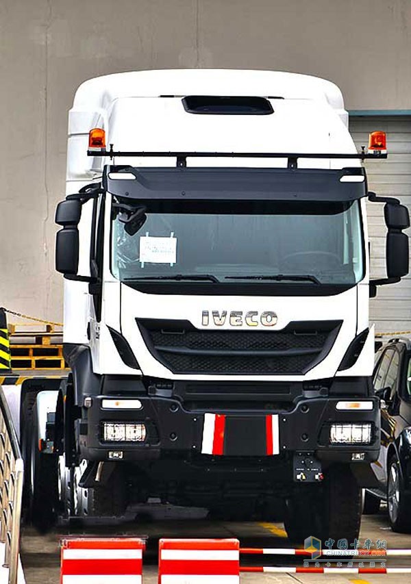依維柯Astra 8x8大件牽引車(chē)將在武漢商用車(chē)展上國(guó)內(nèi)首發(fā)