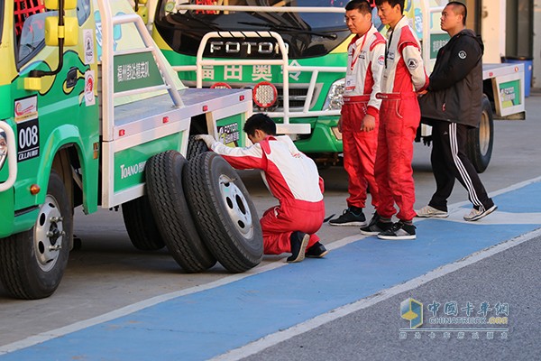賽手積極備戰(zhàn)，保障車隊(duì)順利完賽