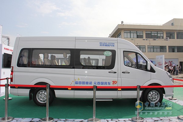 圖雅諾元首國(guó)賓車(chē)精工品質(zhì)吸引目光