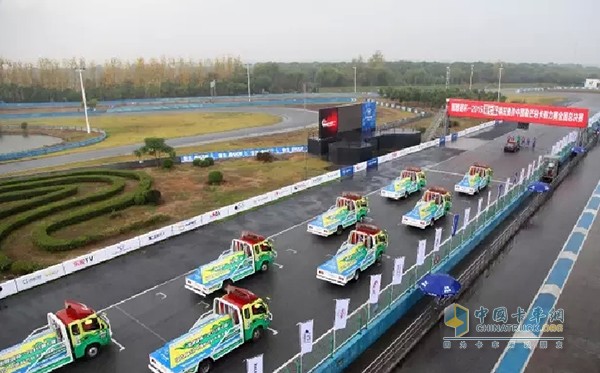 8輛奧鈴CTX賽車(chē)整裝待發(fā)