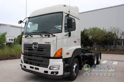 廣汽日野700系列 420馬力 6x4牽引車