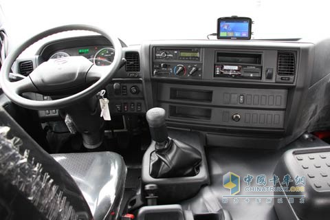 廣汽日野700系列 420馬力 6x4牽引車