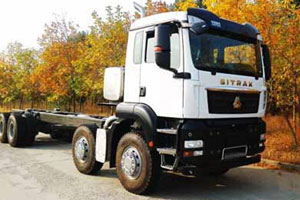 中國(guó)重汽SITRAK家族又增添新成員 C7H8x4混砂車底盤成功下線