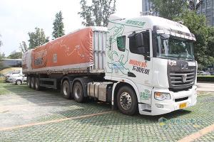  聯(lián)合卡車U460 460馬力 6X2 牽引車（配福伊特液力緩速器）