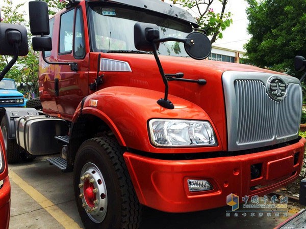深圳柳特長(zhǎng)頭牽引車促銷 僅售18.98萬