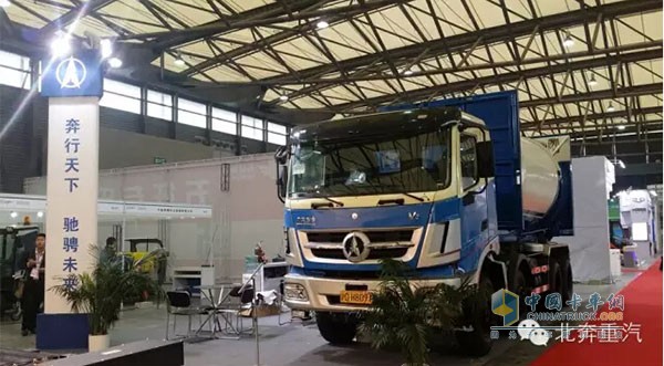 北奔重卡參加2015年上海國(guó)際環(huán)衛(wèi)車展