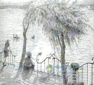 一幅圖中兩幅場景