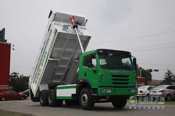 一汽解放青島天V智能渣土車(chē)