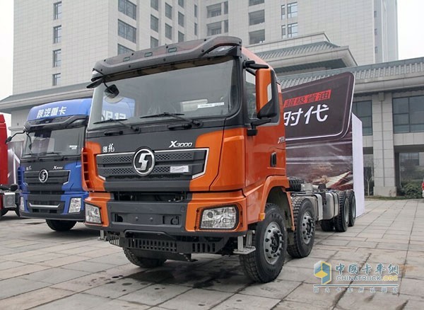陜汽 德龍X3000黃金版 480馬力 8X4 自卸車底盤