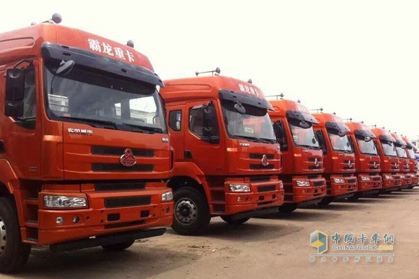 江西柳汽乘龍8x4載貨促銷 購車送蘋果6