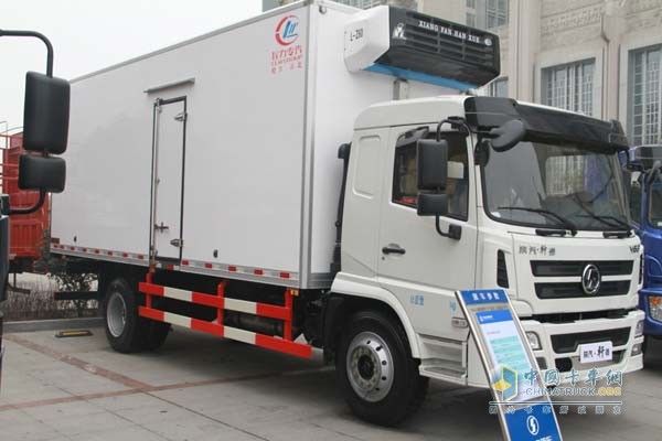 陜汽軒德6系冷藏運(yùn)輸車(chē)