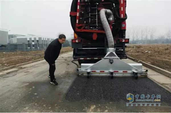 奔馳Actros 3344 6×4環(huán)保挖掘抽吸車(chē)