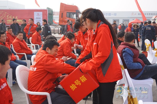 刷新?；愤\(yùn)輸駕駛大賽新高度 出彩天龍哥贏戰(zhàn)東營(yíng)