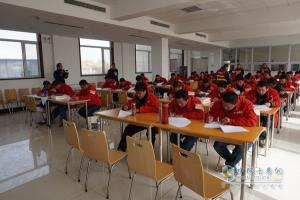 刷新?；愤\(yùn)輸駕駛大賽新高度 出彩天龍哥贏戰(zhàn)東營(yíng)