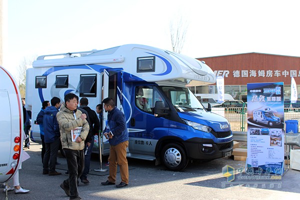 美貌+實(shí)力 北京第12屆房車展露營(yíng)展覽會(huì)