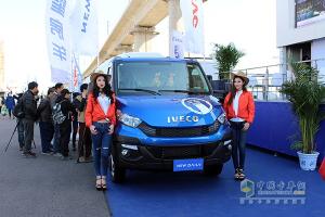 美貌+實(shí)力 北京第12屆房車展露營(yíng)展覽會(huì)