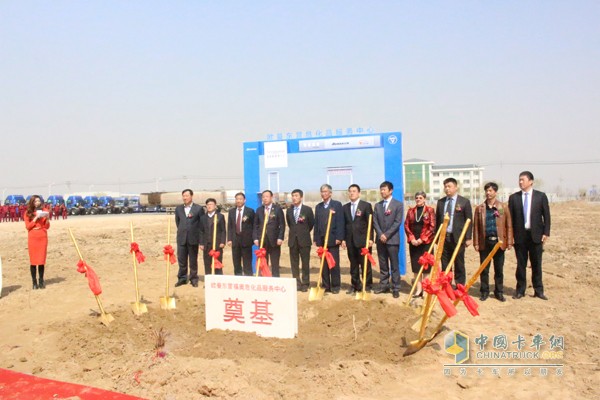 聯(lián)盟與論壇助力  歐曼新一代?；愤\(yùn)輸車東營交車忙