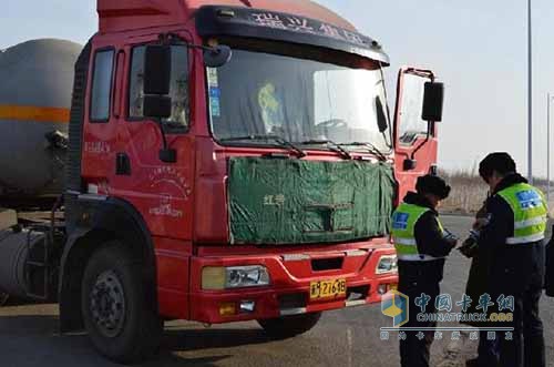 天津嚴(yán)查春季?；愤\(yùn)輸車輛