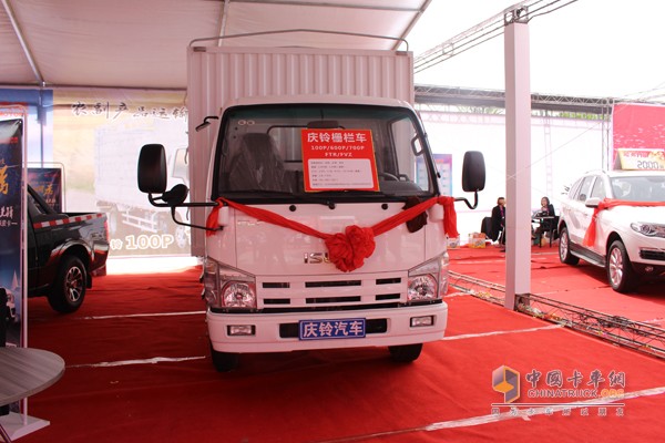 慶鈴五十鈴100P倉(cāng)柵車
