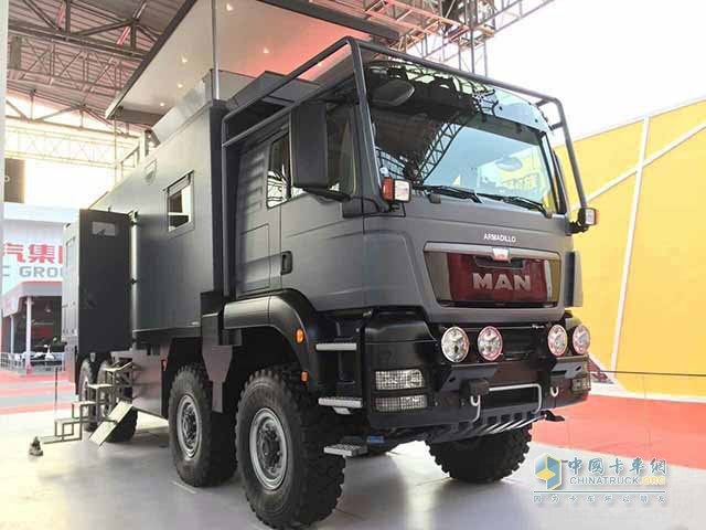 曼恩TGS 41.480 8X8越野房車(chē)配備車(chē)道保持系統(tǒng)