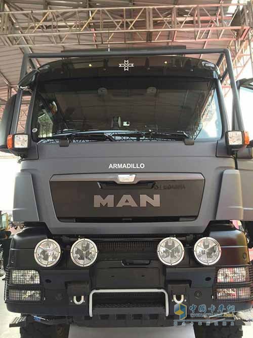 曼恩TGS 41.480 8X8越野房車(chē)駕駛室寬闊舒適