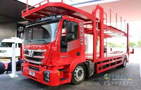 上汽紅巖中置軸轎運(yùn)車(chē)