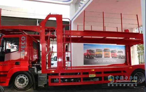 上汽紅巖中置軸轎運(yùn)車(chē)