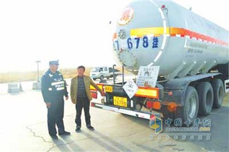 5月株洲交警集中整治?；愤\輸車輛