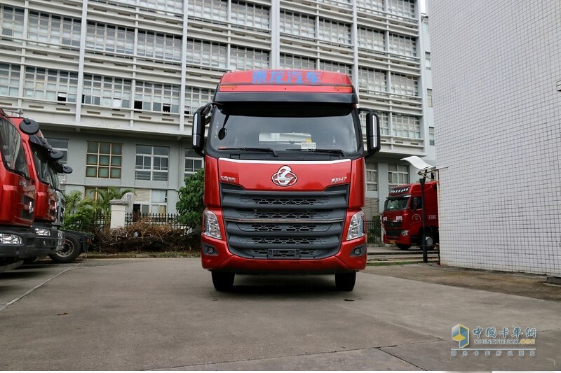 東風(fēng)柳汽 乘龍H7 450馬力 6X4 牽引車(chē)