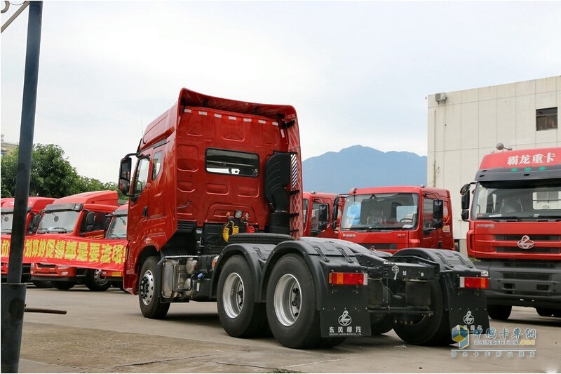 東風(fēng)柳汽 乘龍H7 450馬力 6X4 牽引車(chē)