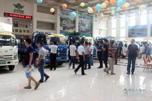 奧馳全系國V新品亮相 悅行中國同步啟動(dòng)