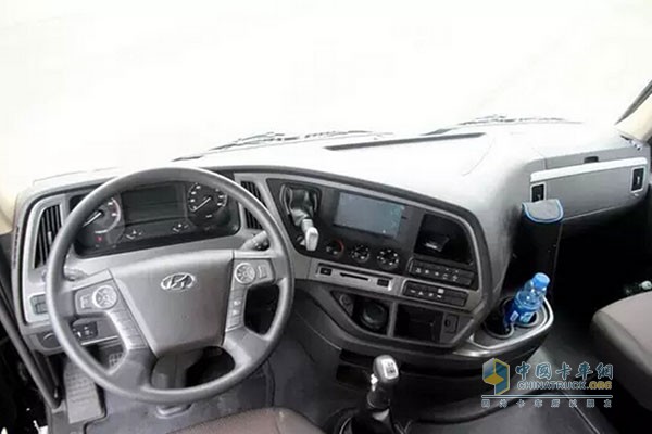 創(chuàng)虎6x2甩掛運(yùn)輸車