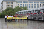 再擔(dān)物流重任 創(chuàng)虎重卡交車(chē)15臺(tái)