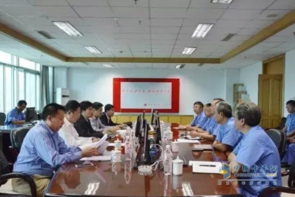 朝陽市政府副市長張東群帶領(lǐng)市相關(guān)局委辦主要負責人來朝柴動力考察調(diào)研