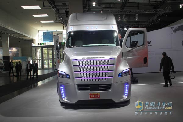 無(wú)人駕駛的美國(guó)福萊納卡車
