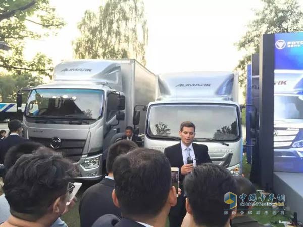 【美國(guó)康明斯發(fā)動(dòng)機(jī)事業(yè)部道路用車(chē)業(yè)務(wù)總經(jīng)理Mr. Brett Merritt接受采訪】