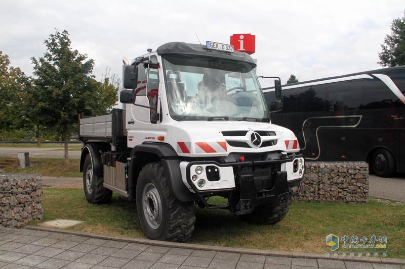 一汽解放 J6P重卡 標載型 420馬力 6X2 國五牽引車(CA4250P66K24T3E5)