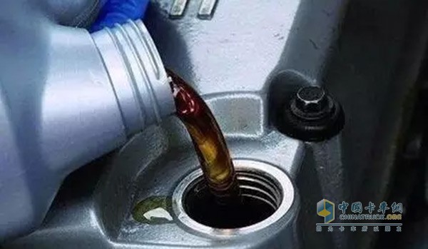 卡車在使用中常出現(xiàn)一些小的不良現(xiàn)象，如果及時發(fā)現(xiàn)問題，就可以避免更換零件，甚至于維修